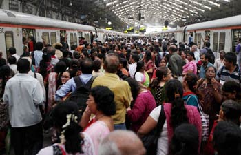 News Today Mumbai Local Trains