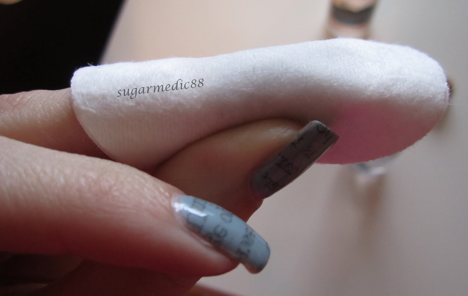 How To Make Newspaper Nails Without Alcohol