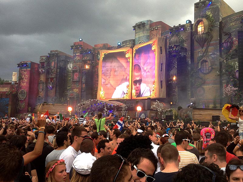 Tomorrowland Festival 2012 Attendance